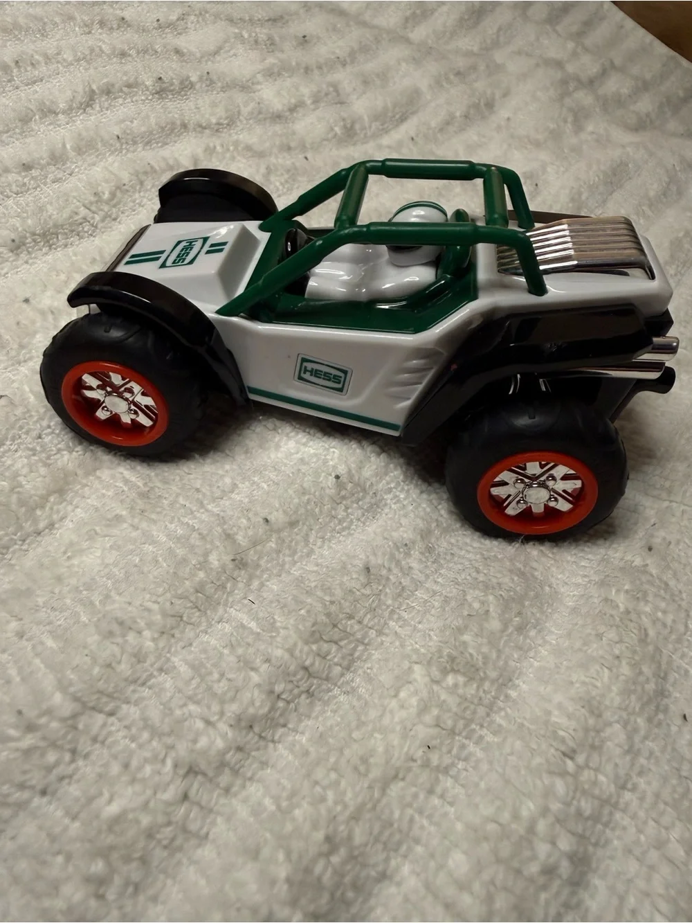 2018 Hess Off Road Racer Toy Vehicle Green White Collectible